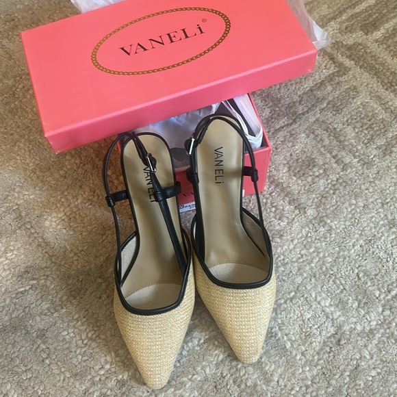 Vaneli sling back NEW in box never worn! - Picture 8 of 8
